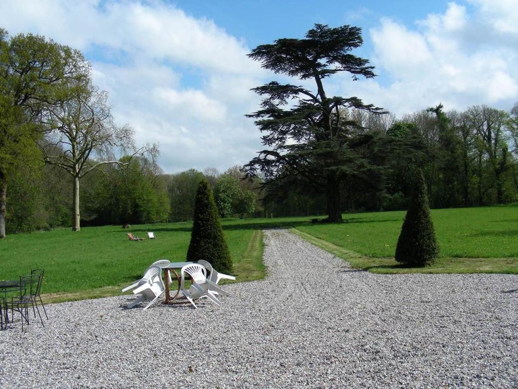 Chateau De Yaucourt Bussus Hotel Стая снимка